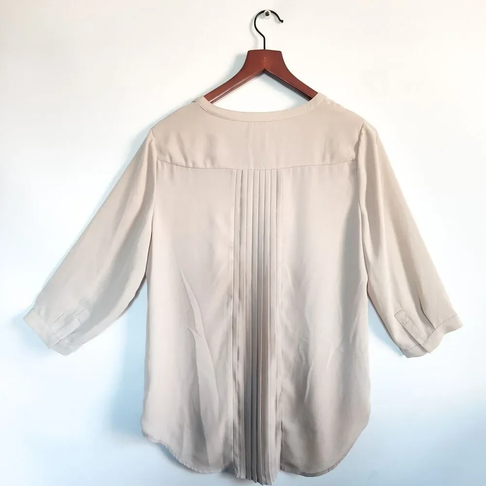 New Chicos Top Size 1 (8) Charming Pleats Stella Khaki Lace Trim Boho Office NWT